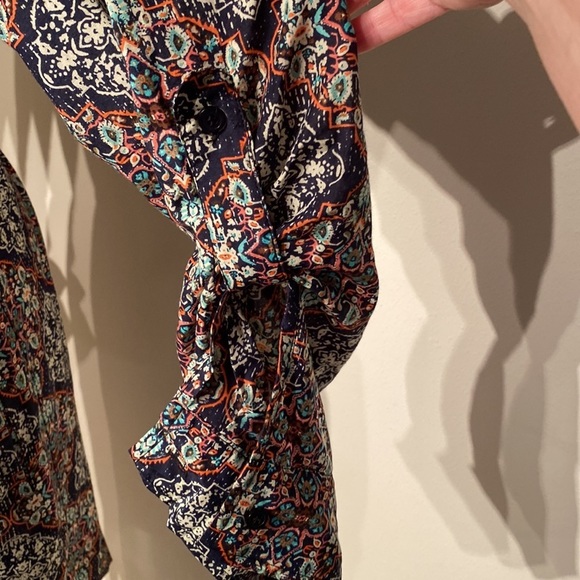 KUT from the kloth print long sleeved shirt dress with v neck and pockets - Picture 7 of 12